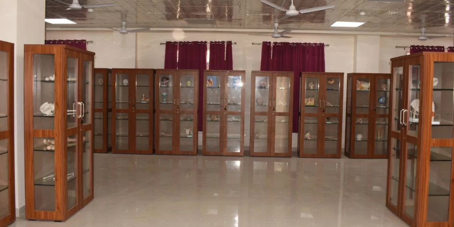 Maharshi-Devraha-Baba-Autonomous-State-Medical-College-4