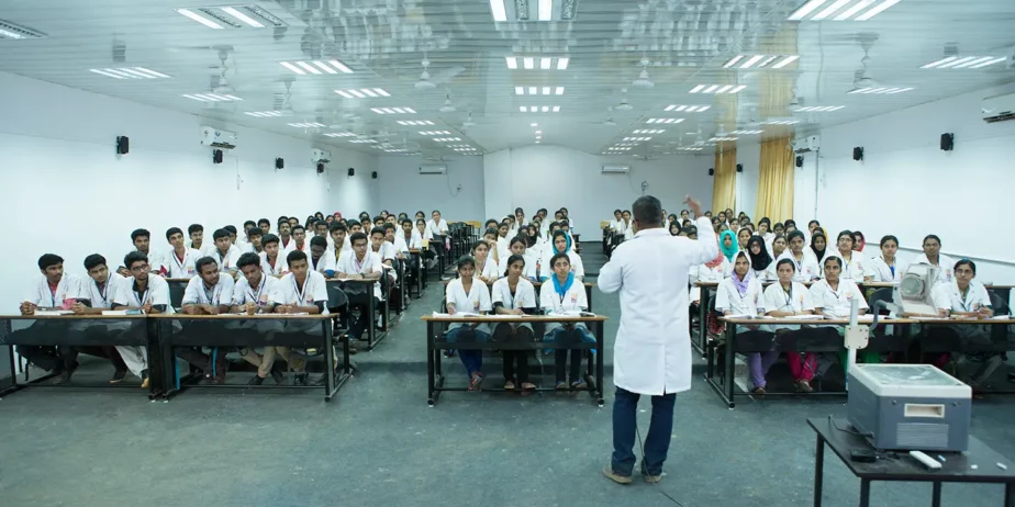 Al-Azhar-Medical-College-and-Super-Speciality-Hospital-Thodupuzha-2